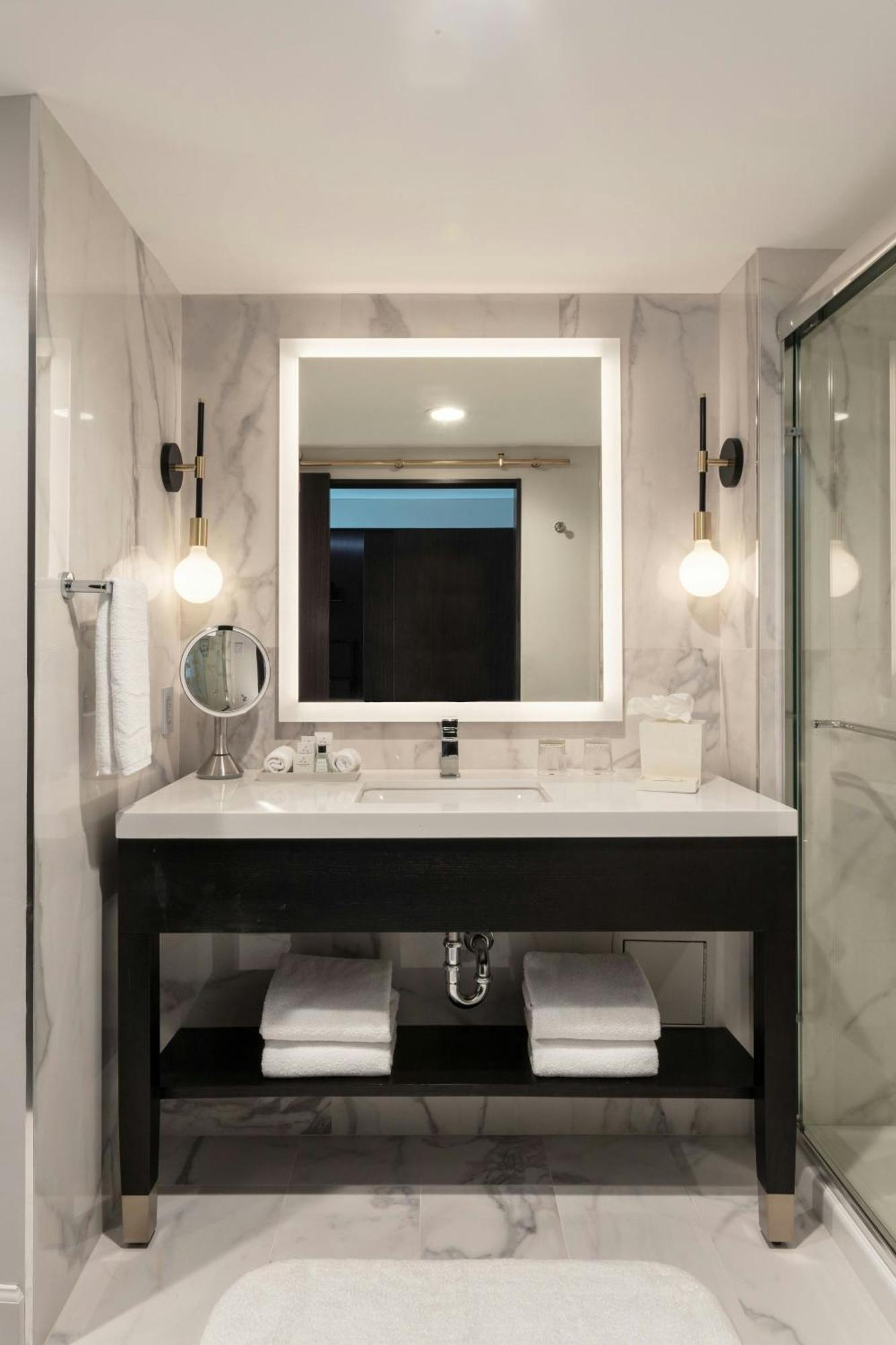 Inspired Guest Room 1 King